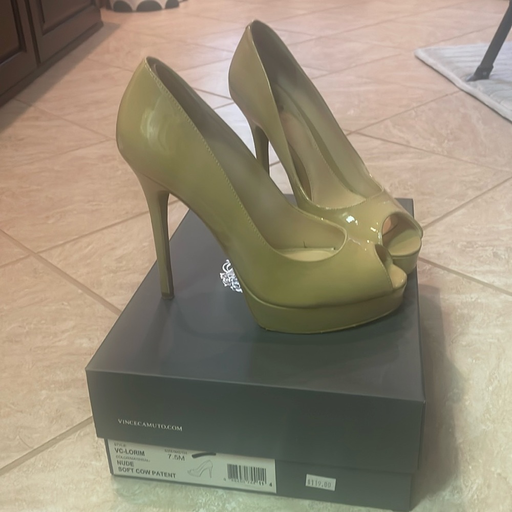 Vince CAMUTO Stilletto